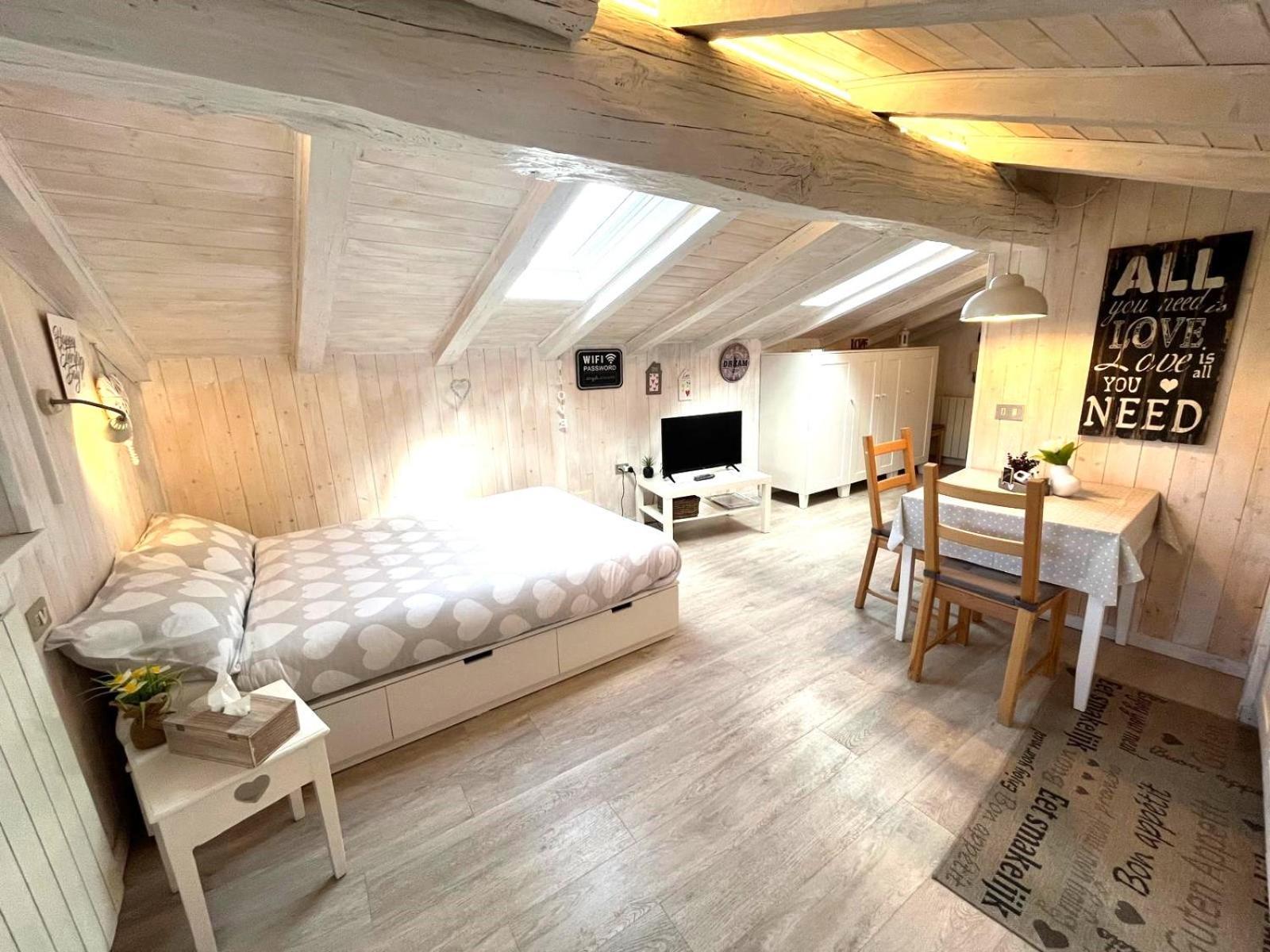 Il Piccolo Loft Nel Cuore Antico Di Aosta - You & Me Case Vacanza Exterior photo